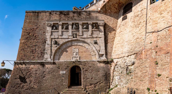 Perugia Rocca MIXTRAVEL Tour Operator, Bolzano - Tour UMBRIA •--